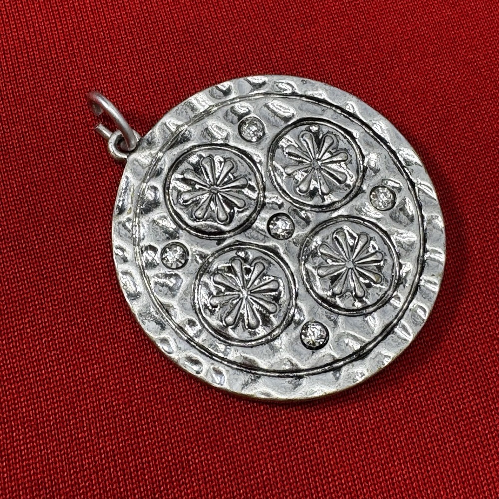 Silver Toned Round Medallion Type‎ Pendant